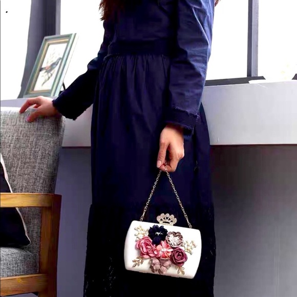 Pearls & Flower Evening Bag /Banquet Clutch/Wedding Purse - Picture 6 of 7